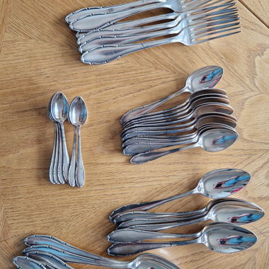 Set de couverts argentés