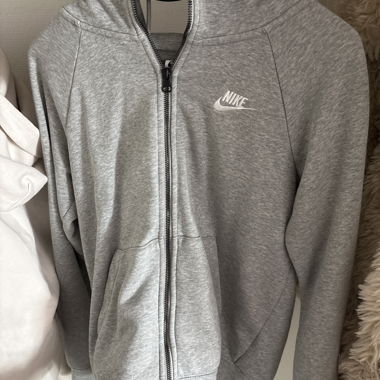 Hoodie Nike avec fermeture éclair
