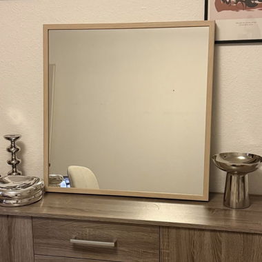 Specchio rettangolare con cornice in legno