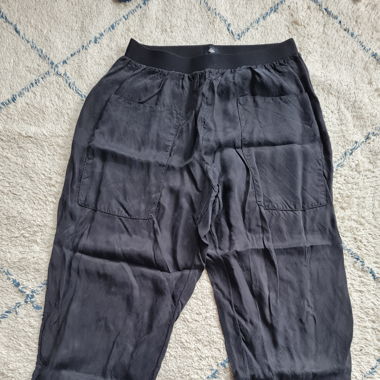 Freizeithose, Marke Berenik, schwarze 