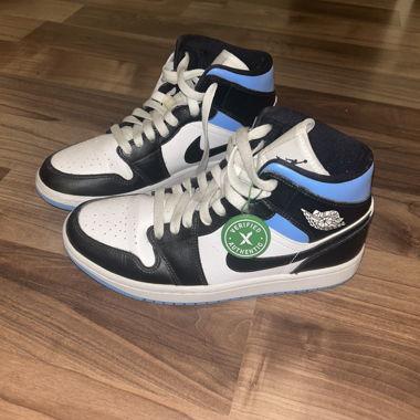 Jordan 1 Mid University Blau