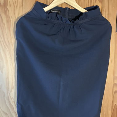 Dunkelblauer Armani Rock