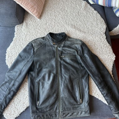 Veste en cuir noire