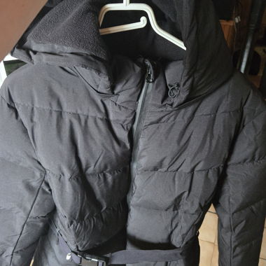 Lange schwarze Doudoune