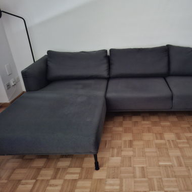 dunkelgraues L-Sofa