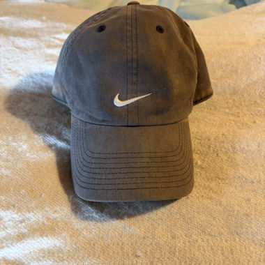Cappellino Nike grigio