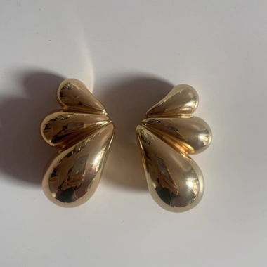 Boucles d’oreilles fleurs ton doré