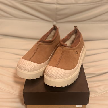 UGG Tasman