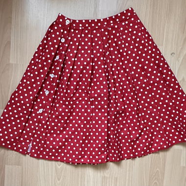 Roter Polka-Dot Rock