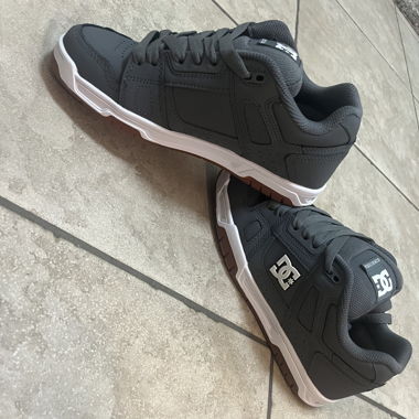DC Sneaker in Grau