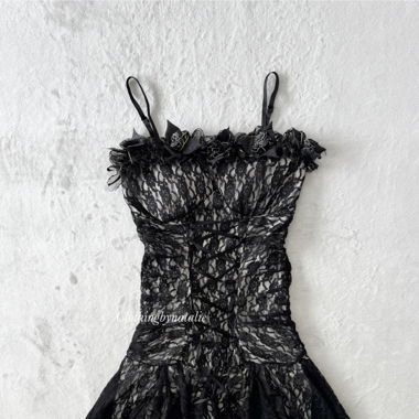 Verspieltes Schwarzes Spitzen-Bodykleid (XS)
