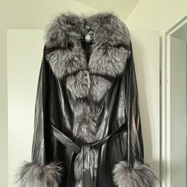 Manteau cuir et fourrure 