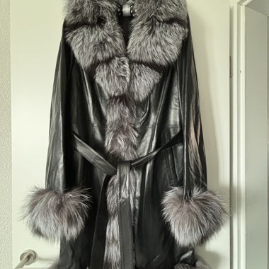 Manteau cuir et fourrure 