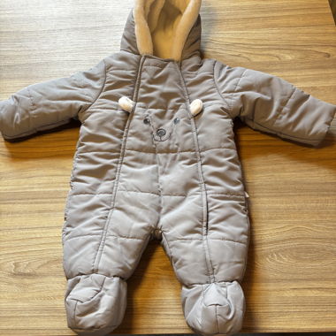 Gefütterter Baby-Winteroverall grau