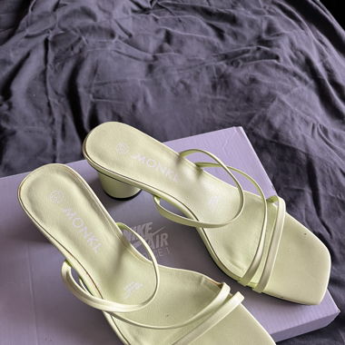 Sandalen mit absatz