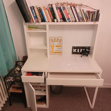 White desk with shelf
