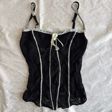 “Pleja” bow detailing full lace body lace top