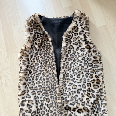 Gilet en fourrure de léopard