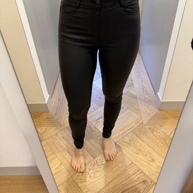 pantalone skinny nero effetto pelle