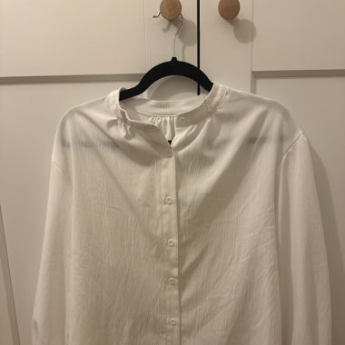 Weisse Blouse