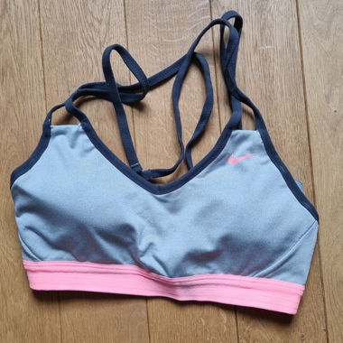 Nike Sport-BH S – grau/rosa