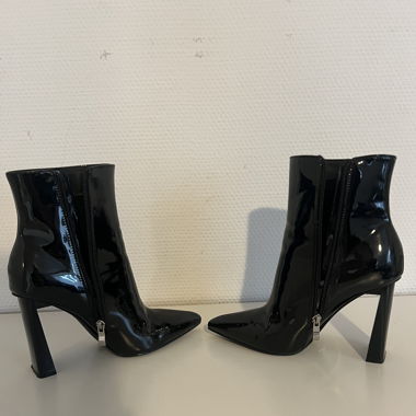 High heels 