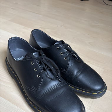Vegan Dr. Martens size 42