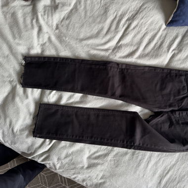 Tapered black jeans 