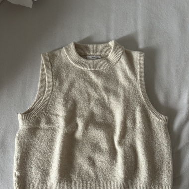 Pull sans manche matière laine MNG