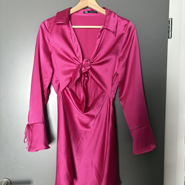 Zara-Kleid