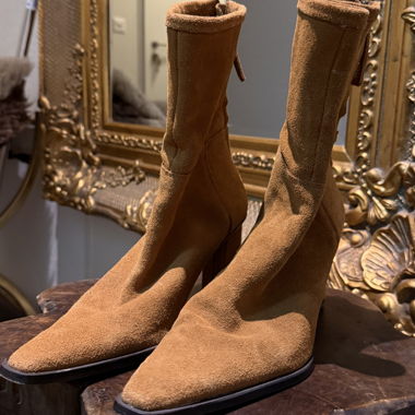 ZARA Wildleder-Stiefeletten mit Absatz