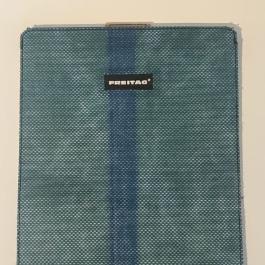 Freitag iPad Sleeve / Housse 25.5 x 21 cm