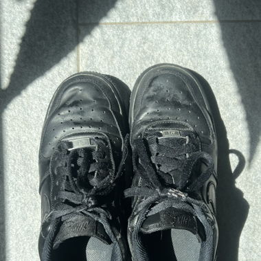 Nike Air Force 1 – Schwarz (Used)