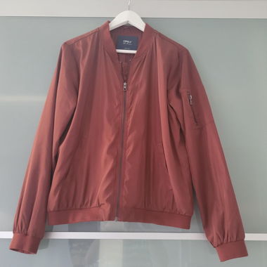 Stylische Bomberjacke für die Freizeit