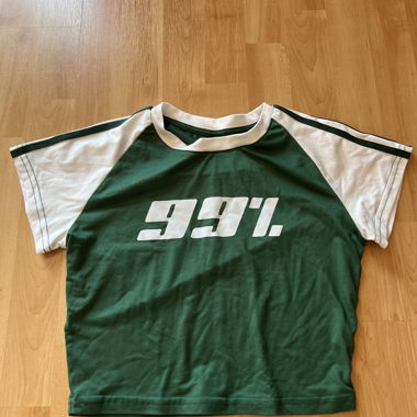 T-shirt court