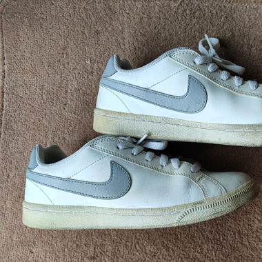 NIKE Sneakers Gr.38,5