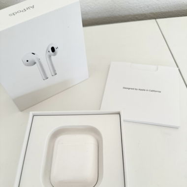 APPLE AirPods 