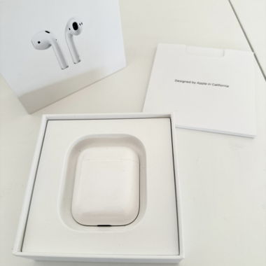 APPLE AirPods 