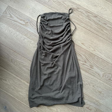 Vestito marrone con spalline di Pull & Bear