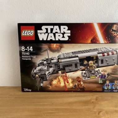LEGO Star Wars 75140 Resistance Troop Transporter