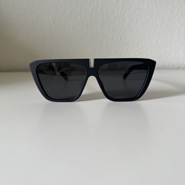 Lunettes de soleil Givenchy noires mates