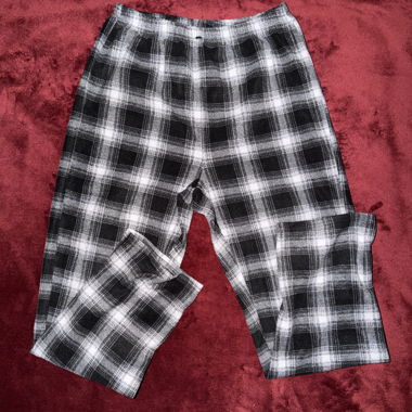 Hose mit Schwarz-Weiss-Karomuster