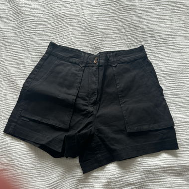 Shorts, schwarz, mit grossen Taschen, 40