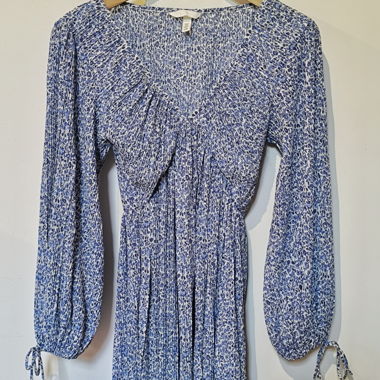 H&M Blaues Floral Plissé Mini-Kleid