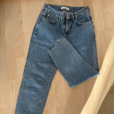 MOM Jeans