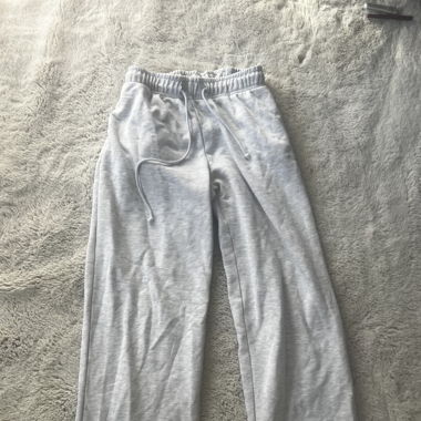 Graue Jogginghose