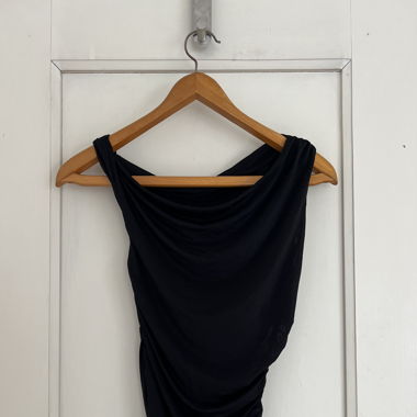 asymmetrical top black