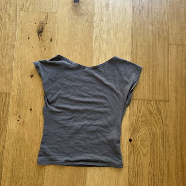 Graues rückenfreies Damen T-Shirt