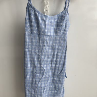 vestito bianco e blu