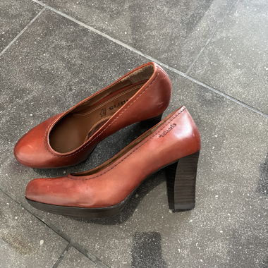 Escarpins Tamaris neufs 36 cuir brun cerf